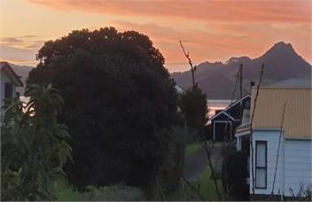 Hosts on the Coast Holidays on Hardy - Cooks Beach