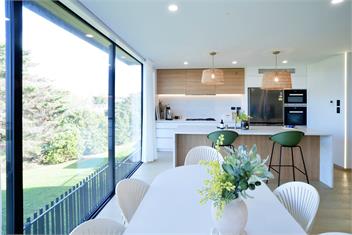 Scenic City Views Close to Auckland CBD - Auckland