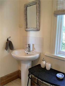 Heron Retreat for Two,Tukituki River, Havelock North - HAWKE'S BAY