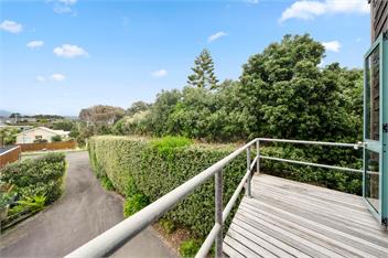 Beachfront Getaway (Bachcare) - Waikanae Beach
