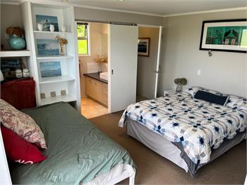 Piwakawaka palace - Tairua