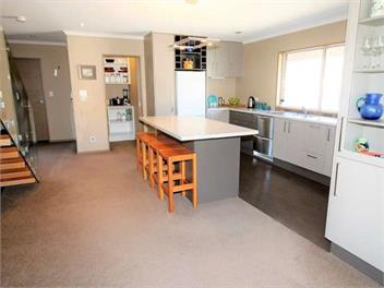 Spacious Home With Great Views - Selwyn