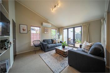 Townhouse Retreat (Bachcare) - Te Anau