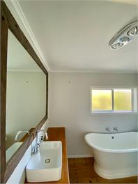 Cable Bay Moana View House -