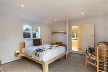 Loulou Lodge - family fun, close to lake - 