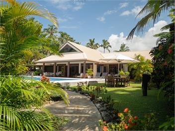 Fully serviced Beachfront Villa in Fiji -
