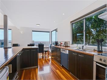 Ocean View Beach Beauty (Bachcare) - 