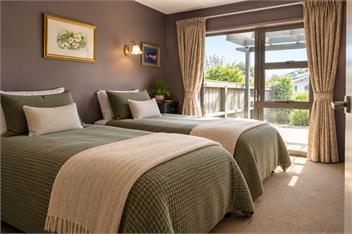 A Little Piece of Ōhope | Wheelchair Accessible & Pet Friendly -