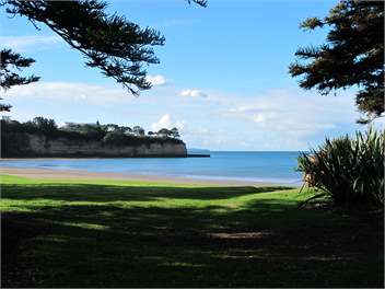 Village Apartment - Cafes - Beach & Pool!! -North Shore - Auckland