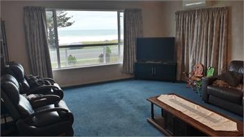 Family Beach House - Gisborne