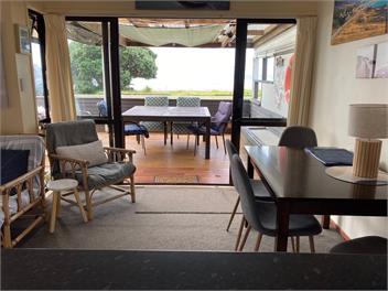 Holiday Haven on Seas Edge - Whakatane