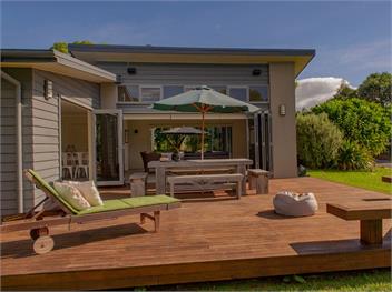 Cooks Getaway (Bachcare) - Cooks Beach