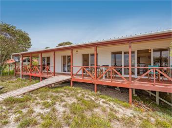 Poppy's Beach House (Bachcare) - Whangapoua