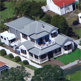 Paradise on The Strand. Waterfront Holiday Home - Bay of Islands