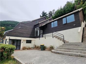 Lakeview Queenstown Holiday Home - Queenstown