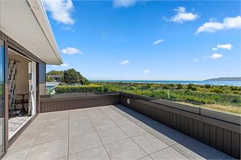 Island View Beach House (Bachcare) - Paraparaumu