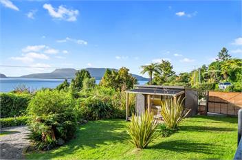 Lakeside Lookout (Bachcare) - Lake Tarawera