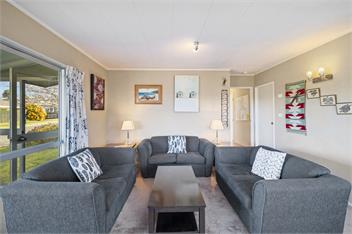 Kinder Cottage - Taupo - Private fully fenced back yard, close to shops - Taupo