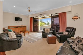 Seaside on Stratford (Bachcare) - Cable Bay