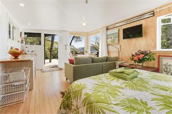 The Treehouse (Bachcare) - Raglan