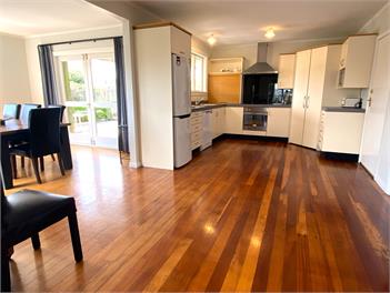 Broadway - Martinborough