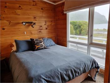 Kinloch lakefront -