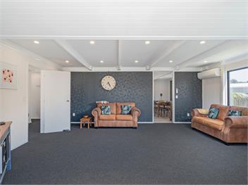 Spacious Family Getaway (Bachcare) - Whangamata
