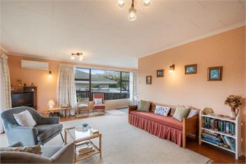 Coastal Drift (Bachcare) - Waikanae