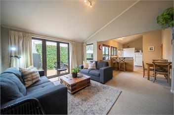 Townhouse Retreat (Bachcare) - Te Anau