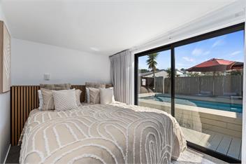 Sun Kissed Pool Villa (Bachcare) - Mangawhai