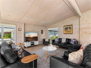 Beachfront Escape (Bachcare) - Snells Beach