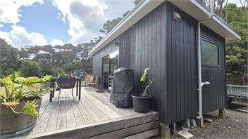 Hosts on the Coast Fernhaven Cabin - Whitianga