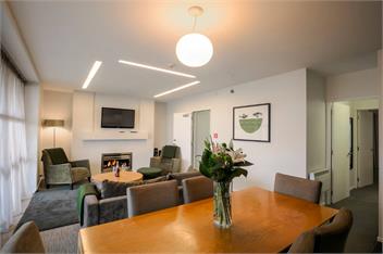 Panoramic Escape | 2BR 2BA Apt with Balcony - Queenstown