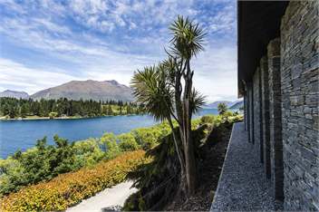 Lakehouse Joela | Prime Location + Luxury Living - Queenstown