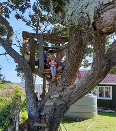 Ahipara Love Shack and Surfers Paradise - Northland