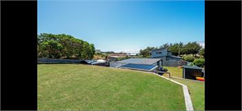 Beachy Bach - With Brand New Spa Pool! - Foxton Beach