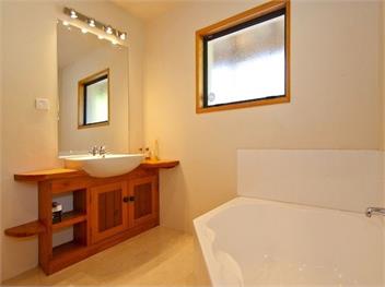 Treetop Oasis (Bachcare) - Tairua