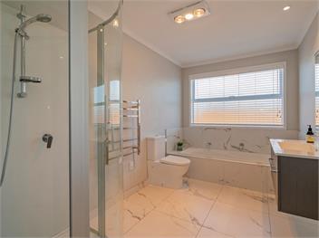 Modern Beach Pad (Bachcare) - Whitianga