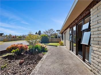 Heathcote Cottage (Bachcare) - Taupo Central