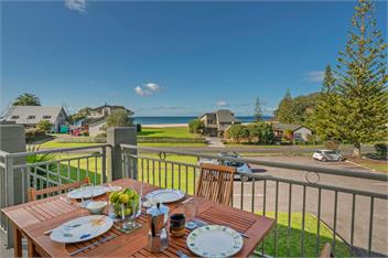 Sea Views Apartment (Bachcare) - Onemana