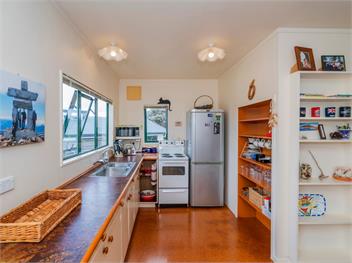 The Bach (Bachcare) - Whitianga