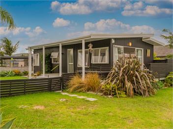 Bach Life on Seabreeze (Bachcare) - Whangamata