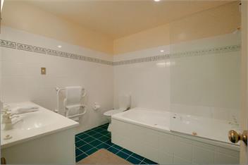 Frankton House (Bachcare) - Queenstown