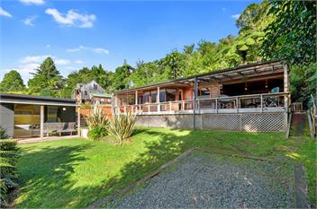 Lakeside Lookout (Bachcare) - Lake Tarawera