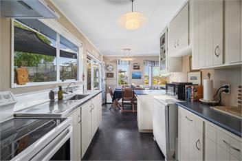 Kinder Cottage - Taupo - Private fully fenced back yard, close to shops - Taupo