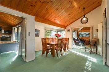 Five Mile Yay (Bachcare) - Taupo
