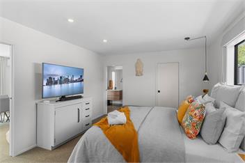 Sun Kissed Pool Villa (Bachcare) - Mangawhai