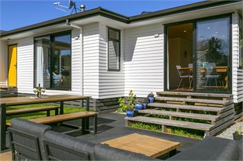 Secluded Lake Escape with sweeping reserve views near the Botanical Gardens - Taupo