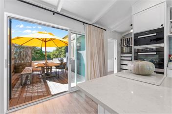 Lakefront Style (Bachcare) - Taupo