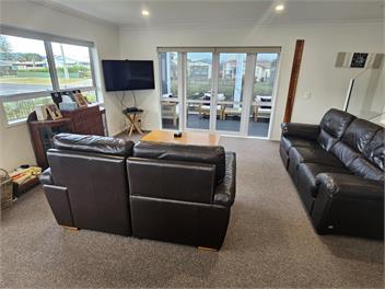 ATTRACTIVE GETAWAY ON AICKIN-200 AICKEN ROAD  - Whangamata